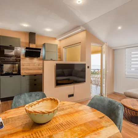 Adastra With Private Parking And Sea View Lejlighed Rijeka