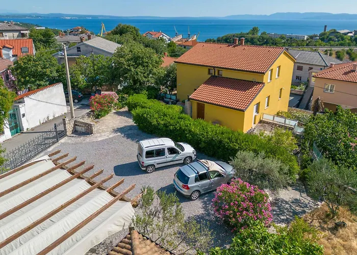 Апартаменты Adastra With Private Parking And Sea View