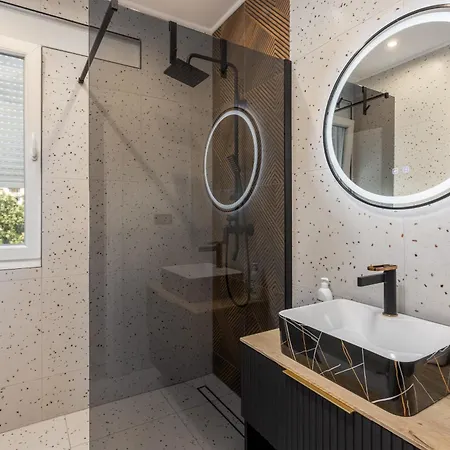 Lägenhet Adastra Apartments With Private Parking, Sea View And Floor Heating Rijeka