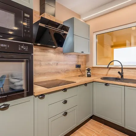 アパート Adastra With Private Parking And Sea View リエカ