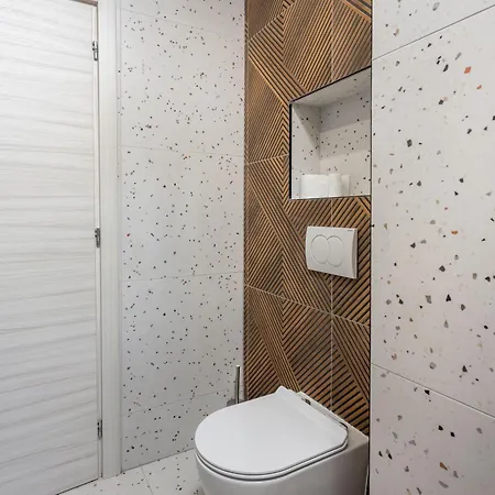 Adastra With Private Parking And Floor Heating *