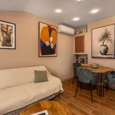 Adastra With Private Parking And Sea View * リエカ