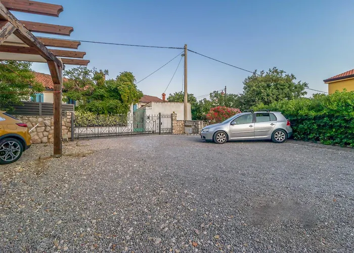 Apartmán Adastra With Private Parking And Sea View *