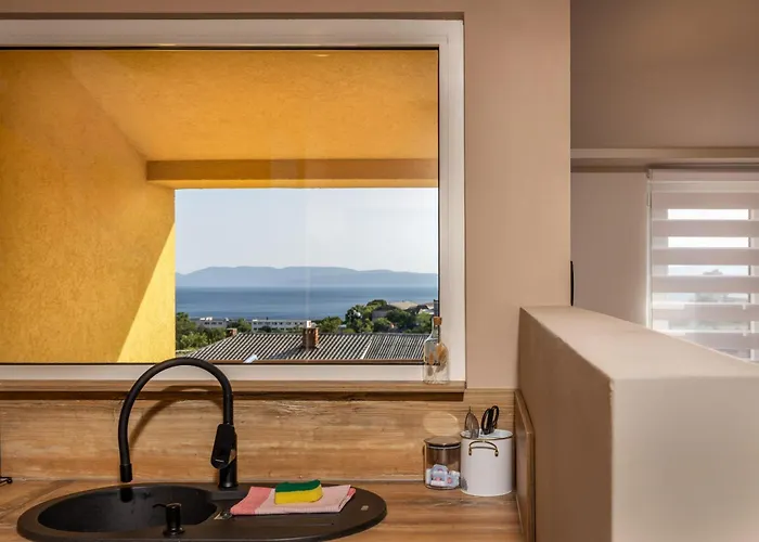 Adastra With Private Parking And Sea View Apartmán